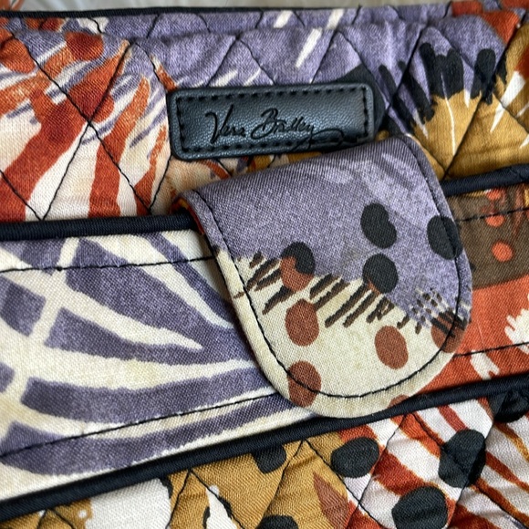 Vera Bradley Stroll Around Bag in Painted Feathers - Picture 3 of 16